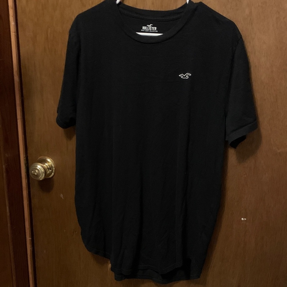 Hollister Men's Classic Black Tee